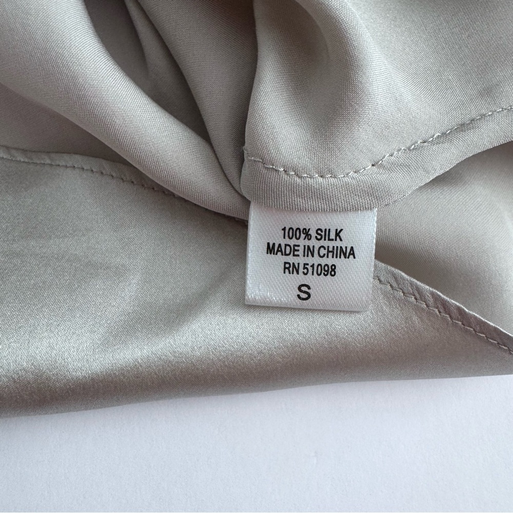 Acrobat Women's Silver 100% silk Blouse sz S - Picture 5 of 8